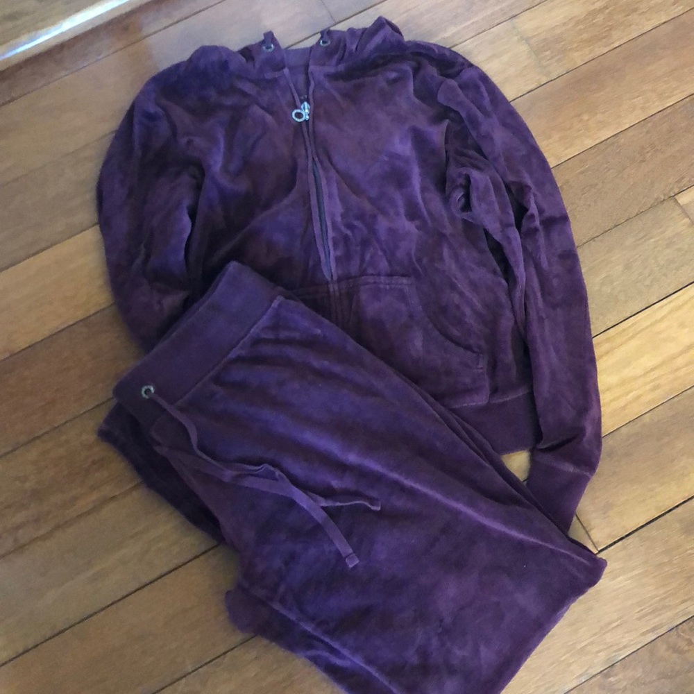 Women’s velor track suit